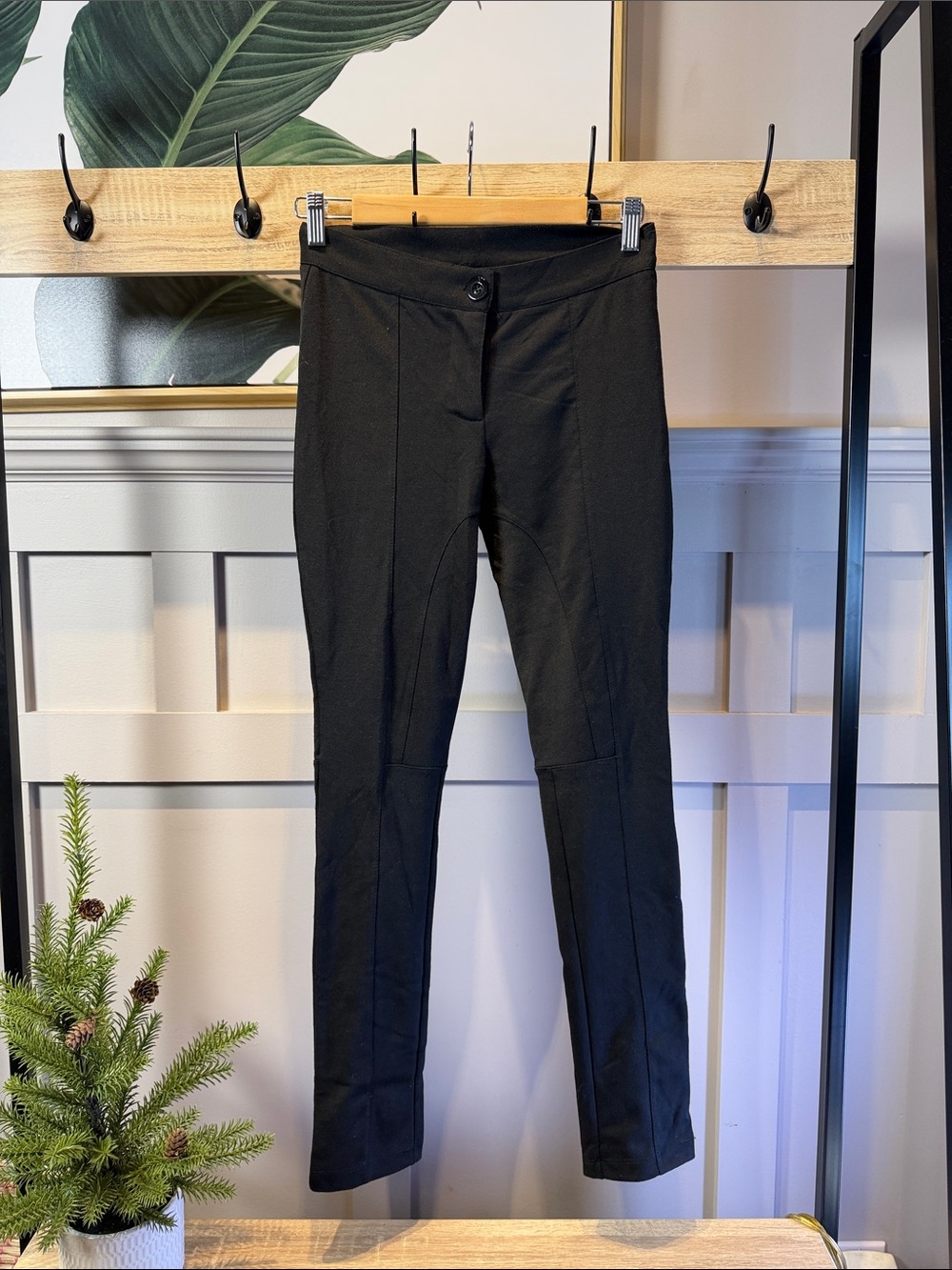 BCBG Maxazria Black ponte de roma pants with front seam details XS